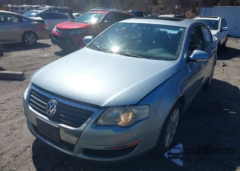2007 Volkswagen Passat Sedan from USA, damaged, VIN WVWAU73C87P118953